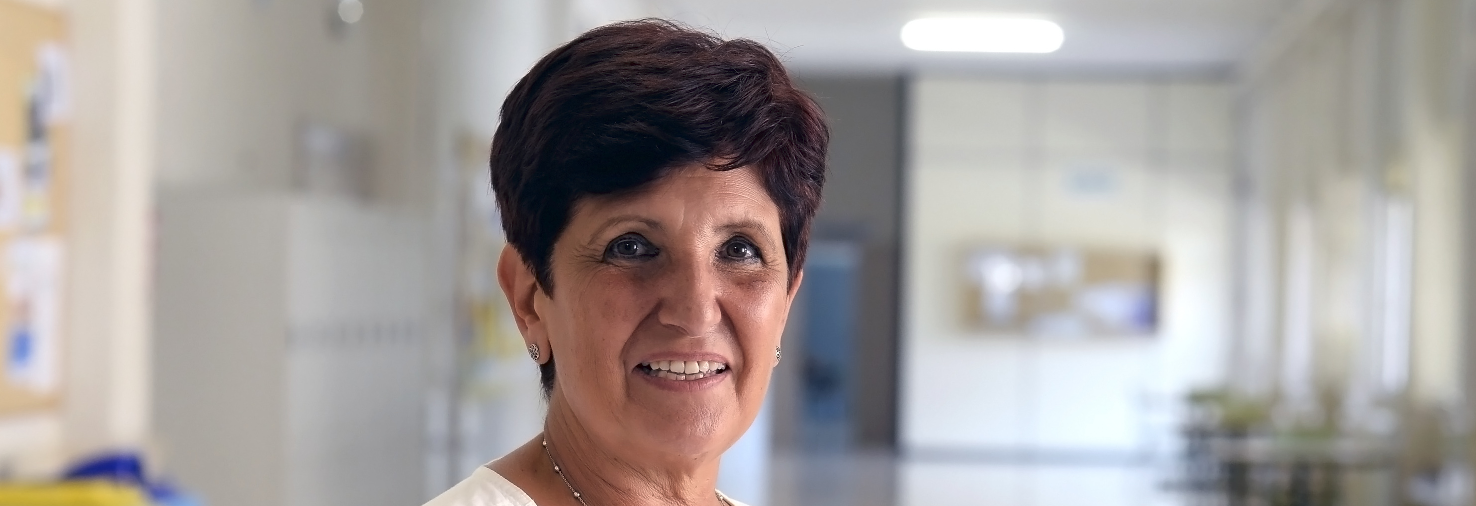 Carmen Robles toma posesión como decana de la facultad de Medicina