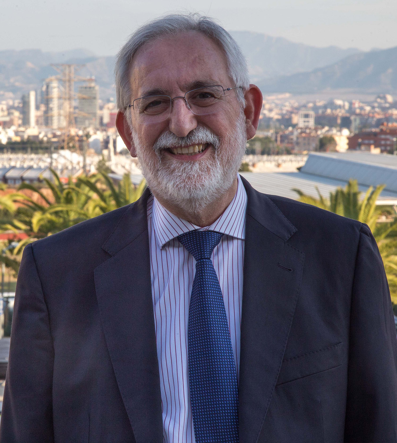 Candidato a rector Emilio Martínez