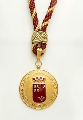 La Comunidad Autónoma de la Región de Murcia concede la Medalla de Oro a la Facultad de Veterinaria