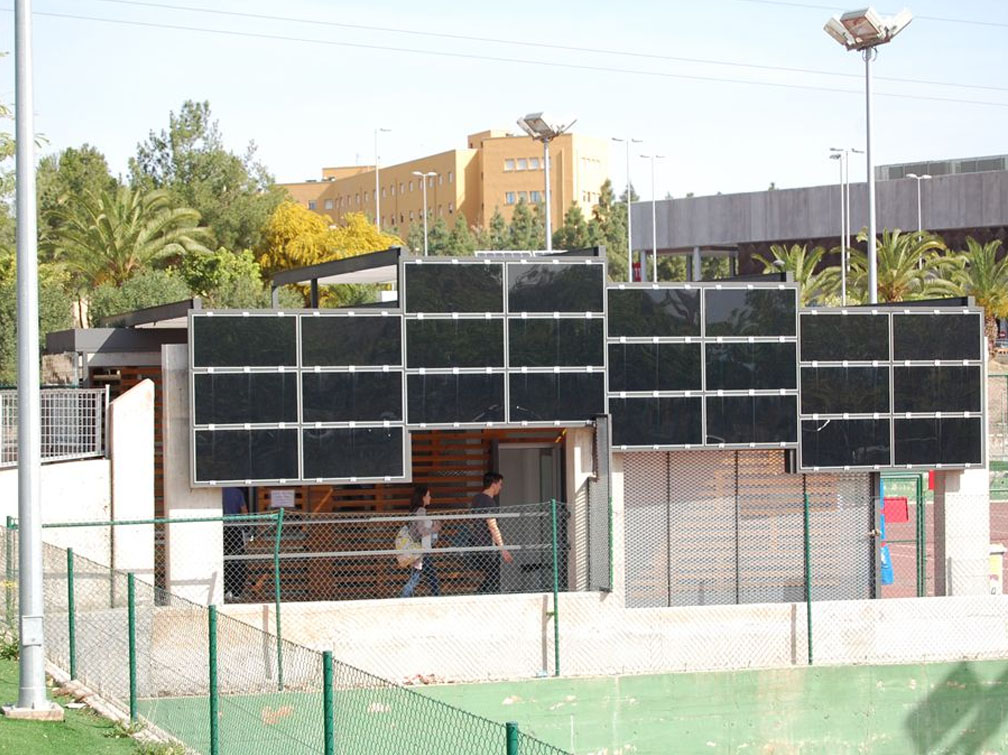 Instalación fotovoltaica en Instalaciones Deportivas del campus de Espinardo. Universidad de Murcia.