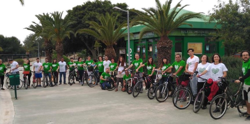 Ciclistas en una actividad de UMU en Bici y Campus Sostenible