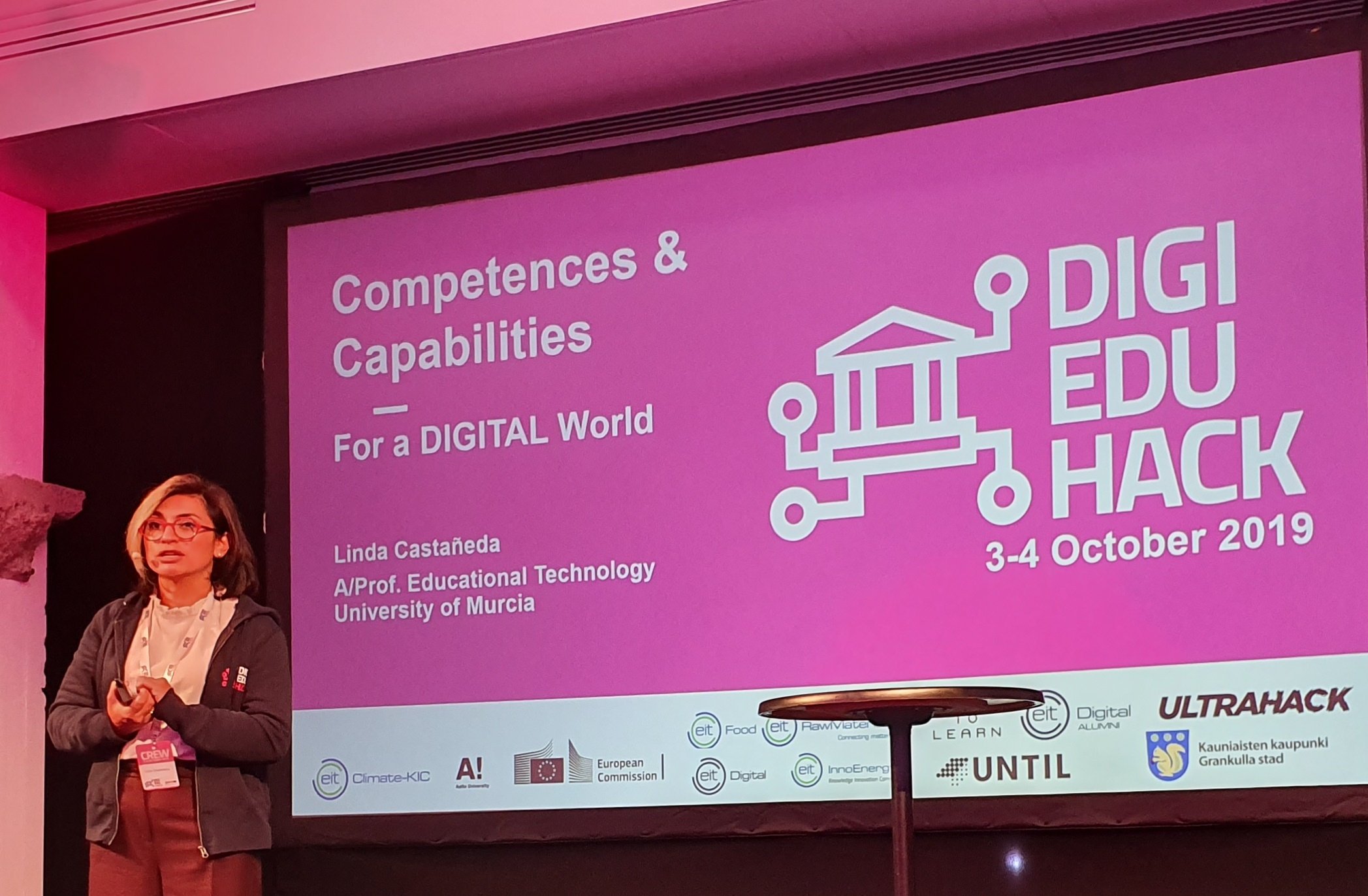 Profesora de la Facultad de Educación imparte una ponencia en el Digital Education Hackathon celebrado en Finlandia