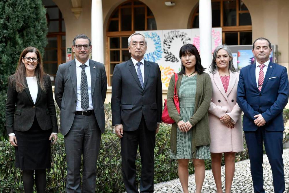 La UMU clausura la semana cultural japonesa con la visita del embajador de Japón en España