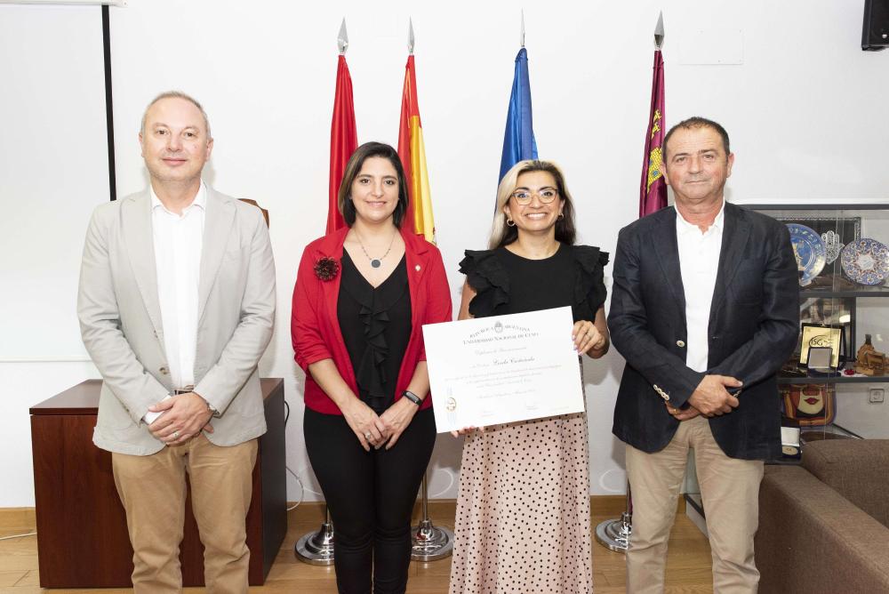 La Universidad Nacional de Cuyo de Argentina reconoce la labor investigador de la profesora de la UMU Linda Castañeda