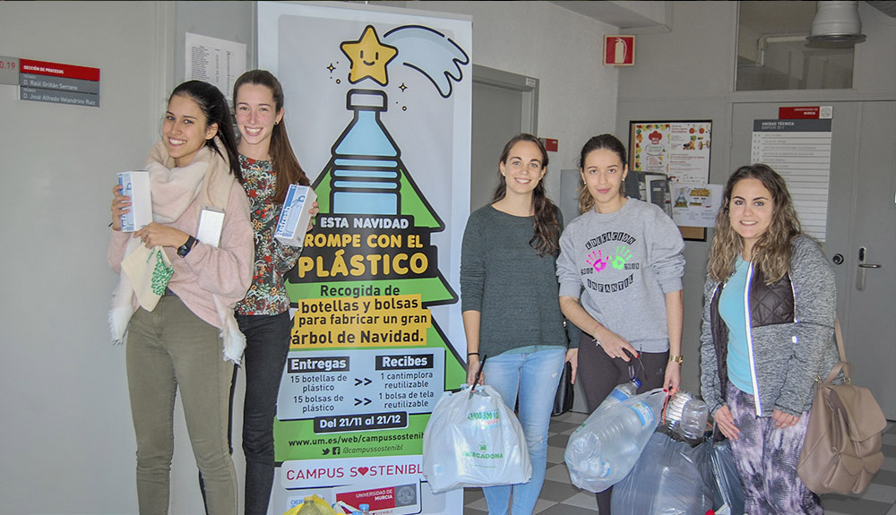 Campaña de concienciación contra el plástico en la Universidad de Murcia. 