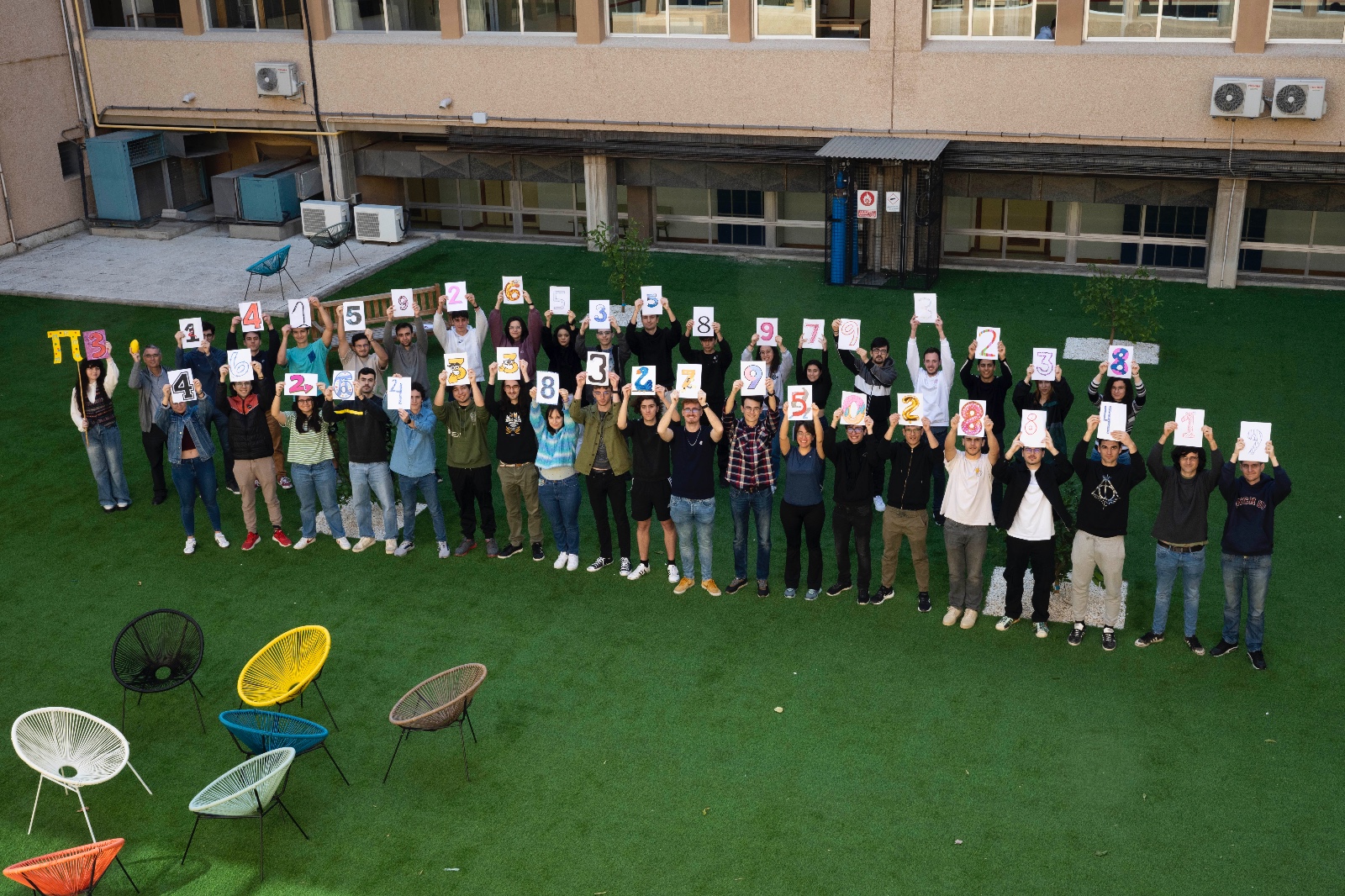 Alumnos de la UMU celebran el día mundial del Pi