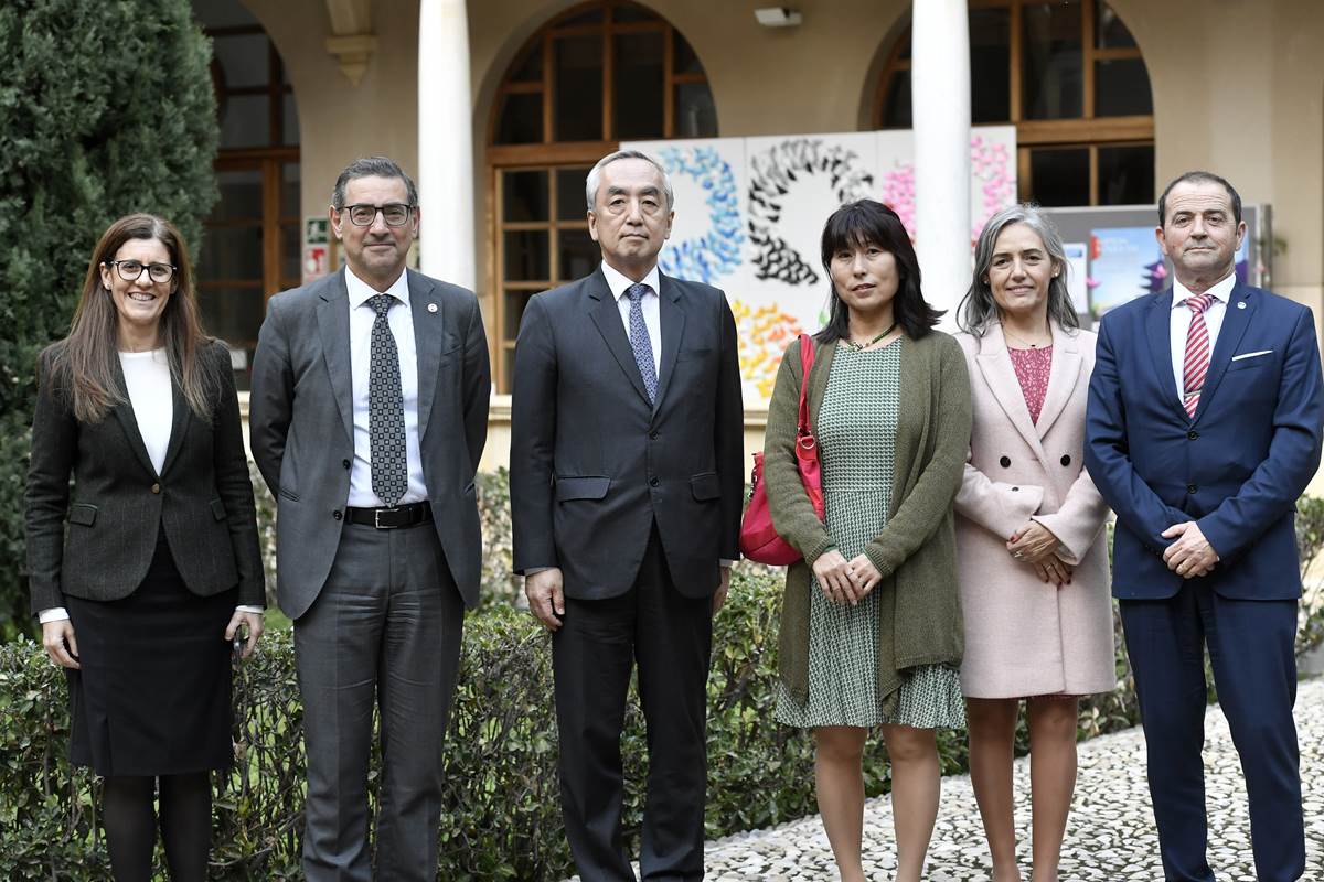 El embajador de Japón en España clausura el Festival de cultura japonesa ‘Nippon Bunka-Sai’ de la UMU