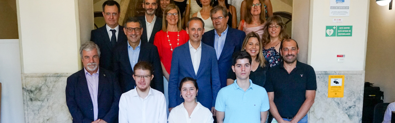El rector de la UMU recibe a los estudiantes de Secundaria de la Región de Murcia premiados en la XI Olimpiada Española de Economía