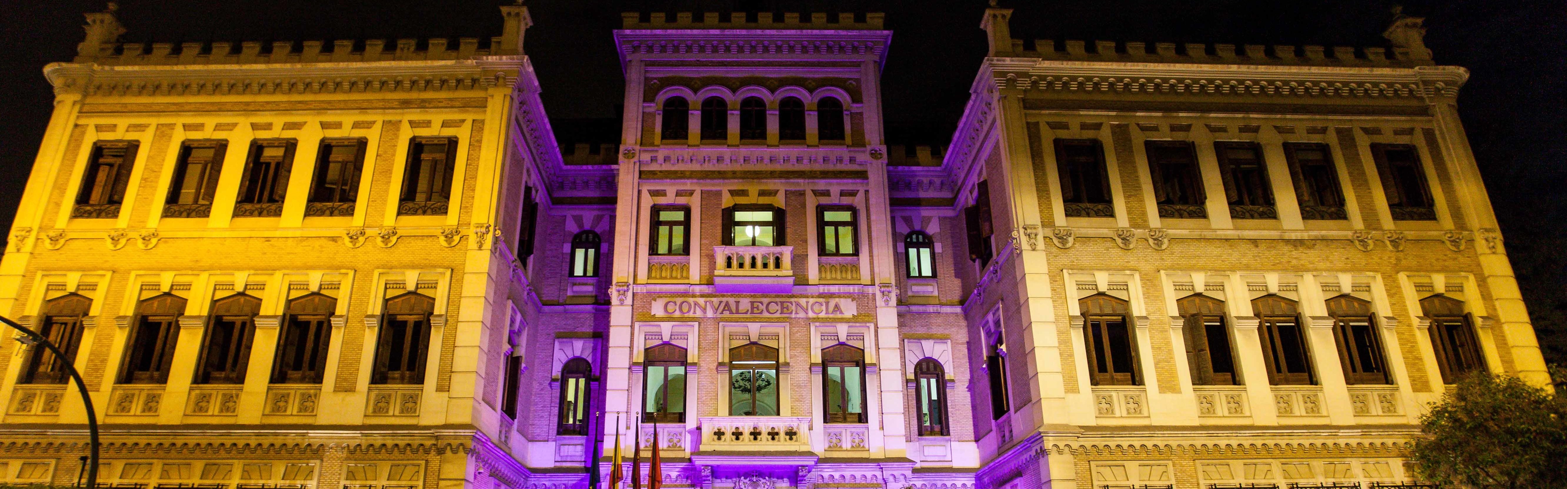 La Universidad de Murcia se tiñe de violeta con motivo del 25N