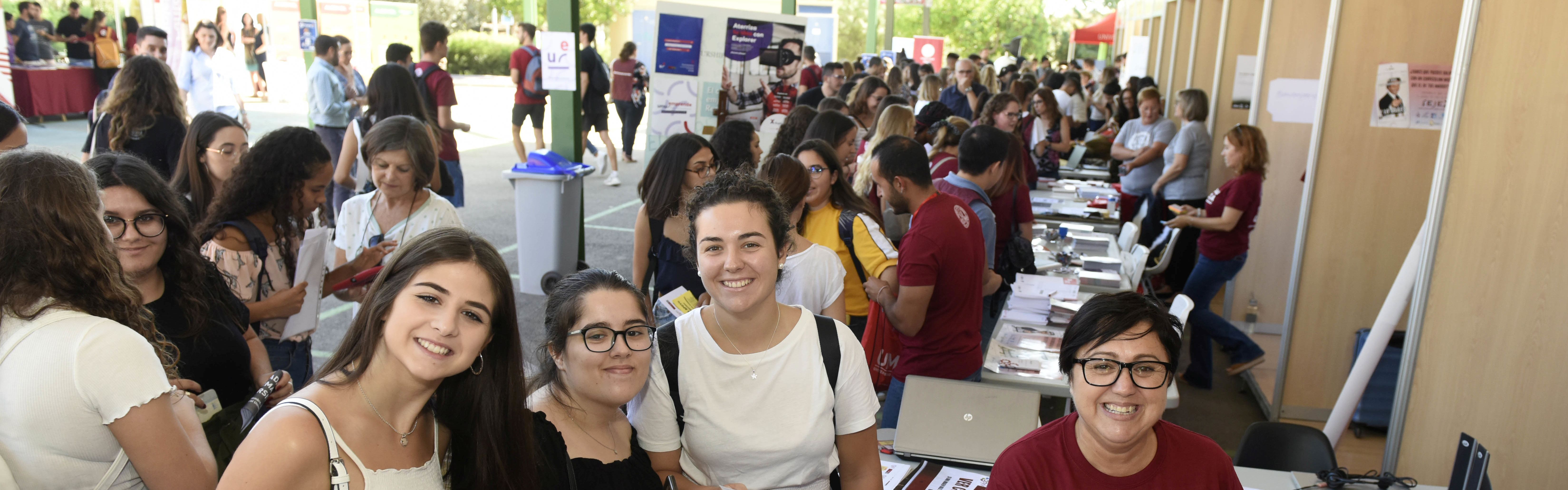 La Universidad de Murcia enseña sus servicios para estudiantes