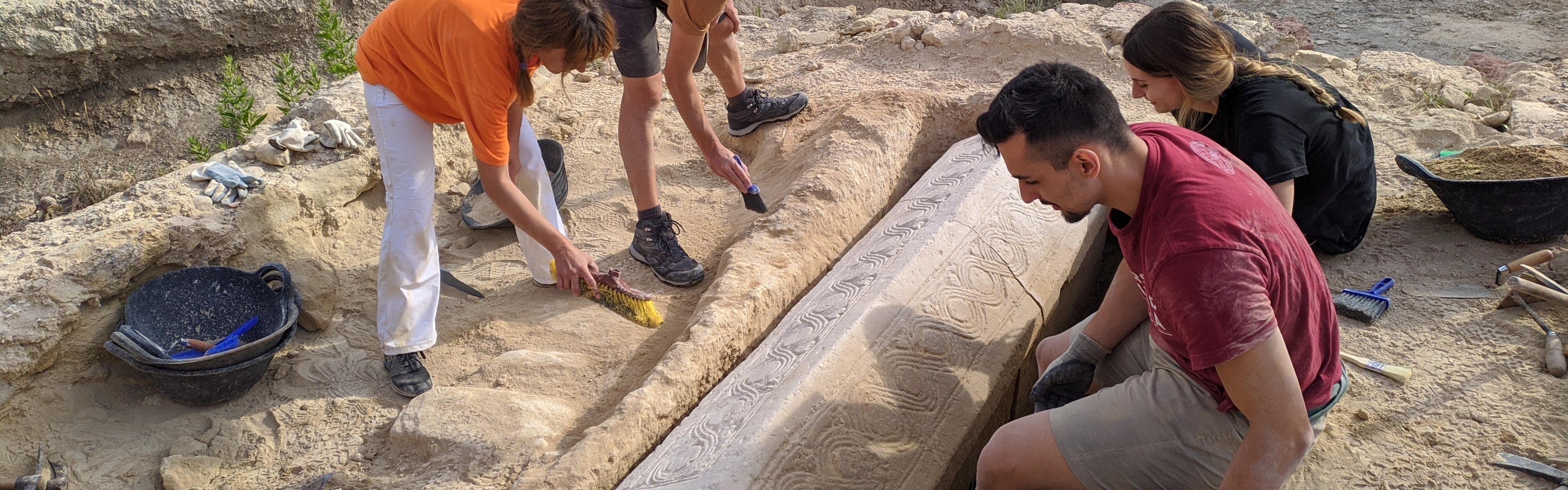 Investigadores de la UMU hallan un sarcófago de época visigoda en la necrópolis romana de Los Villaricos, en Mula