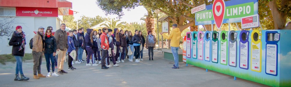 Estudiantes de secundaria en una visita al campus de Espinardo. Campus Sostenible y Saludable de la UMU. 
