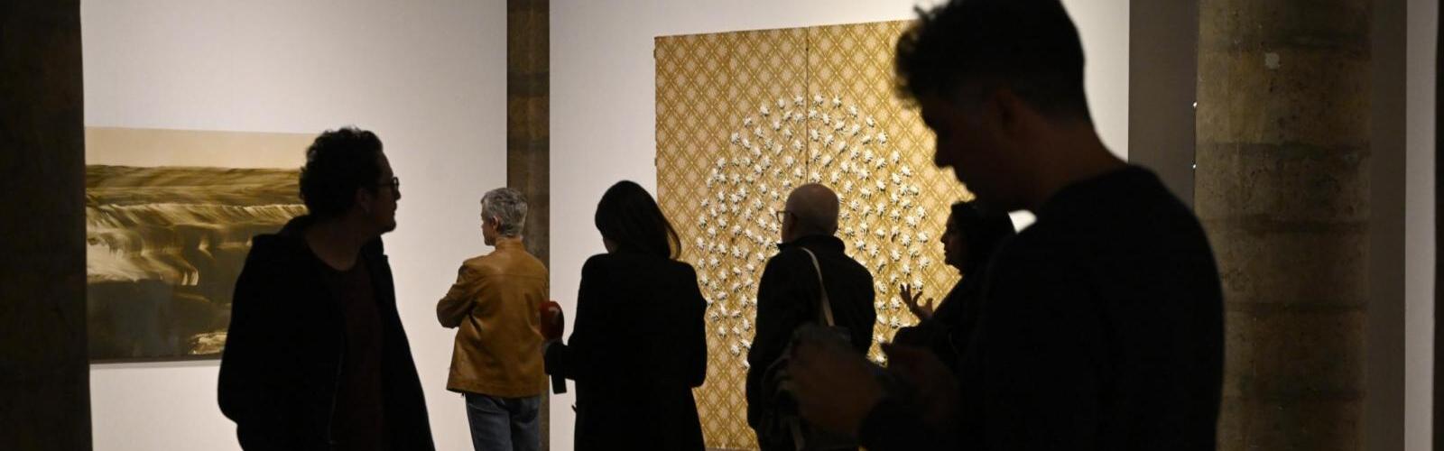 Cultura inaugura en el Almudí la exposición de las obras seleccionadas en el Premio de Pintura de la UMU