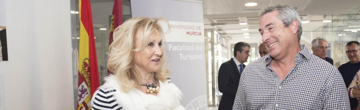 Soledad Díaz y Pedro Arroyo, Alumnis Ilustres de Turismo
