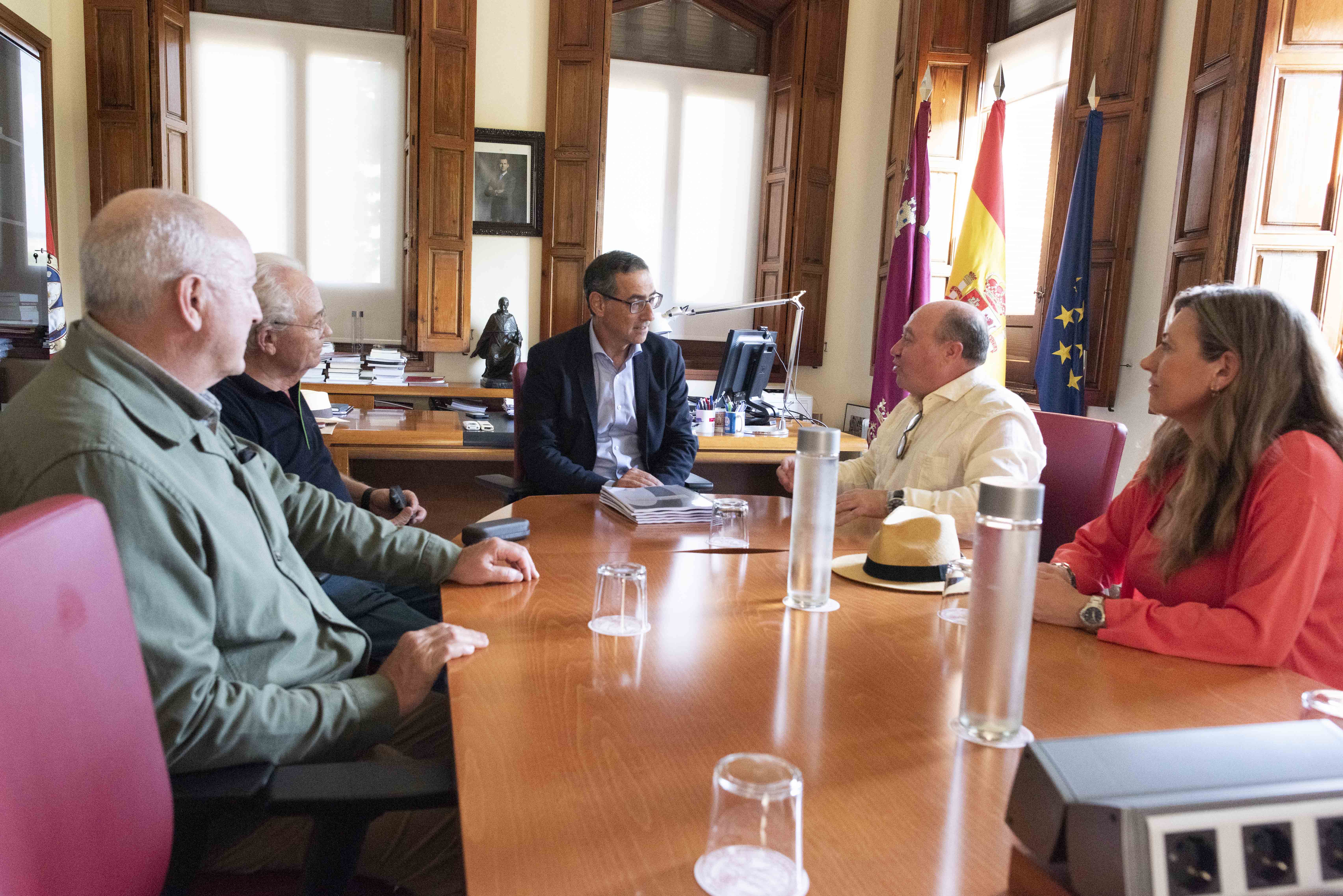 El rector recibe al presidente de la Federación Alumni España