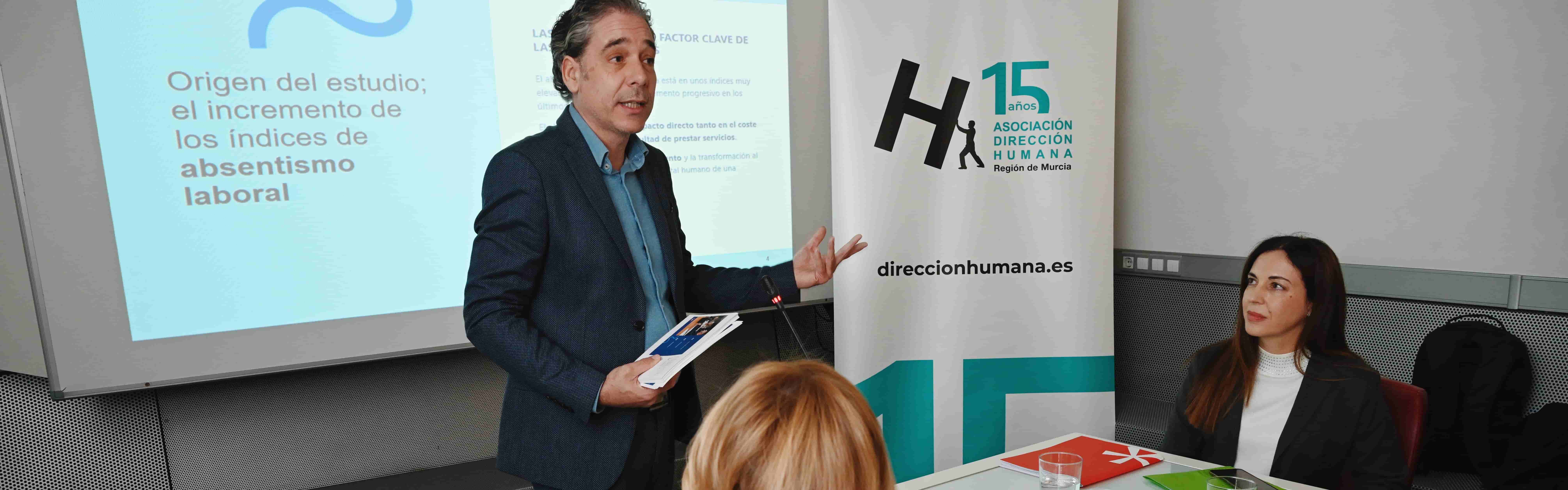 Un informe de la Cátedra Dirección Humana de la Universidad de Murcia afirma que favorecer el liderazgo empresarial, la motivación y el compromiso reduce el índice de absentismo