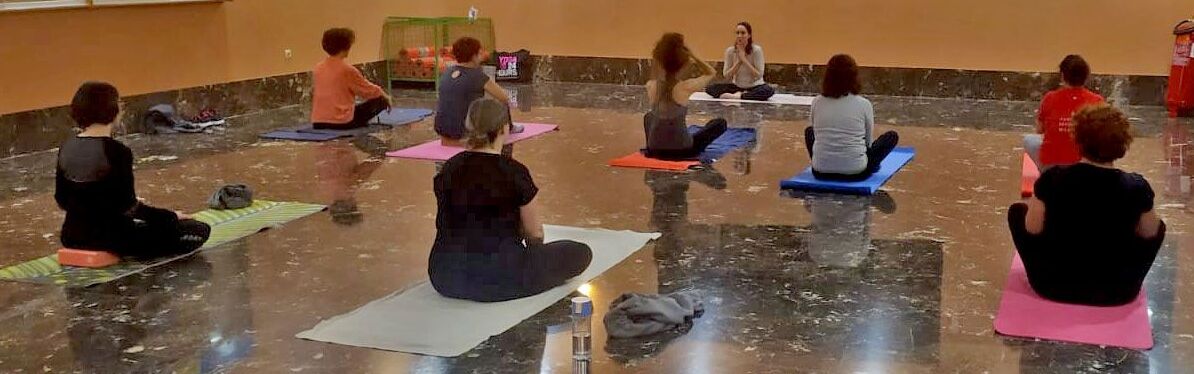 Clases de yoga y pilates para el profesorado y personal de Administración y Servicios en el Campus de la Merced