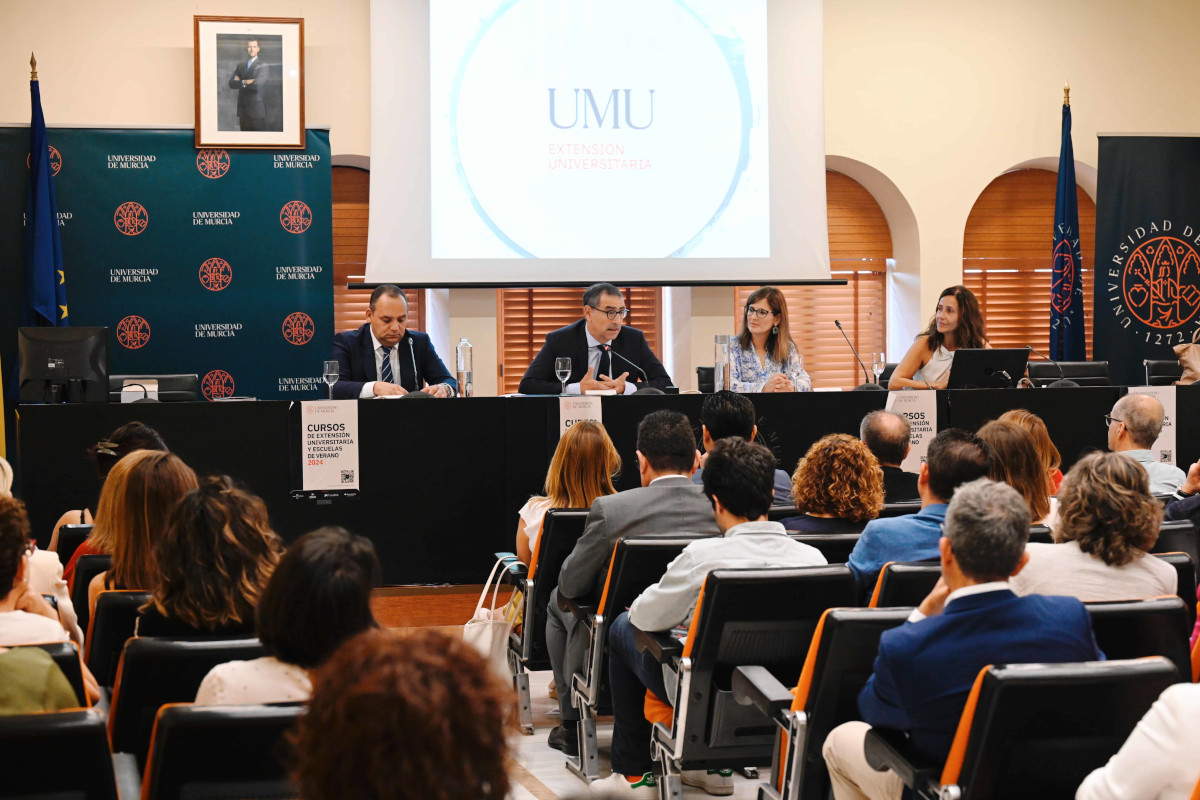 Nota de prensa - La Universidad de Murcia impartirá 39 cursos de Ext...