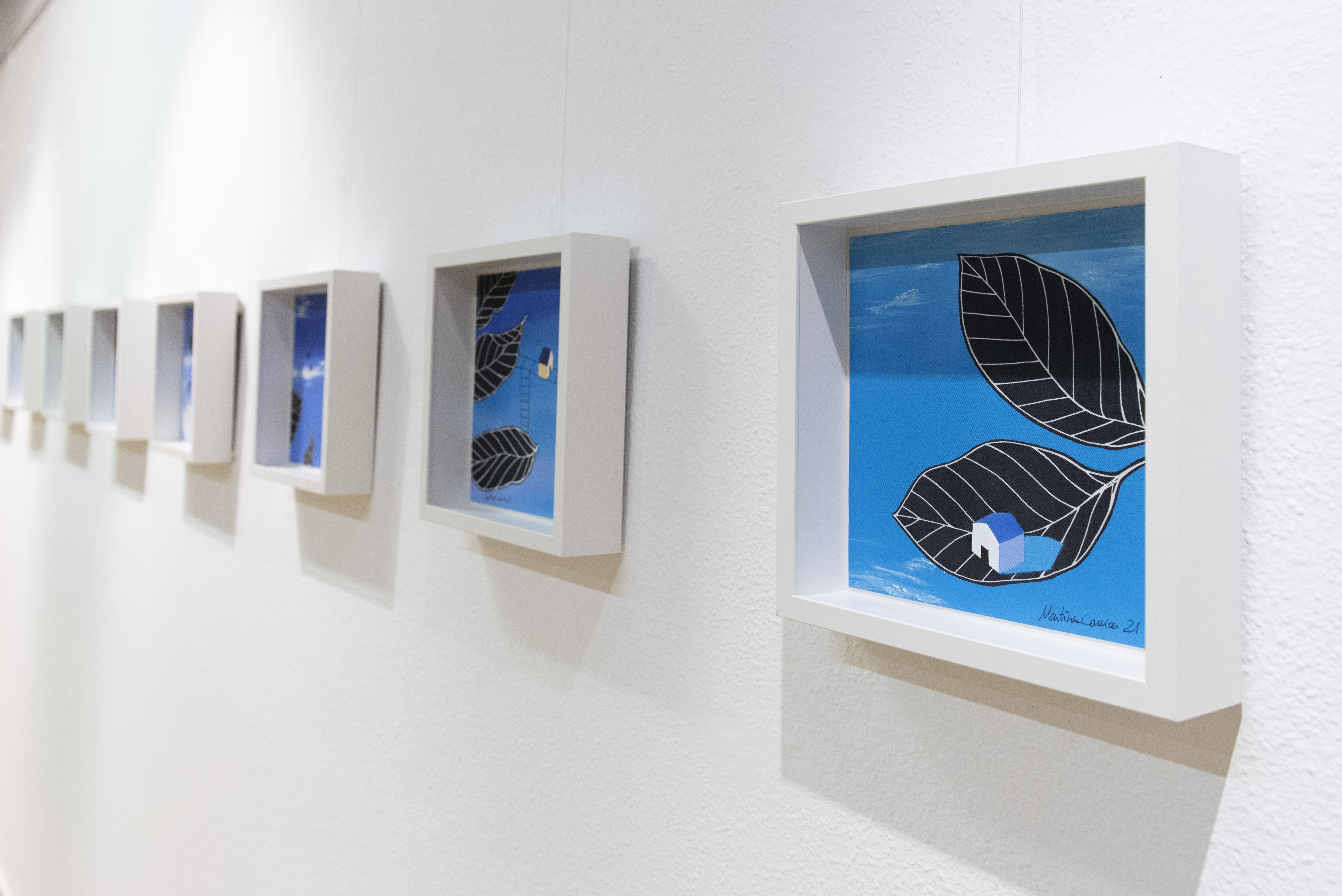 Exposición 'Sobre la línea azul' de Martínez Carnicer