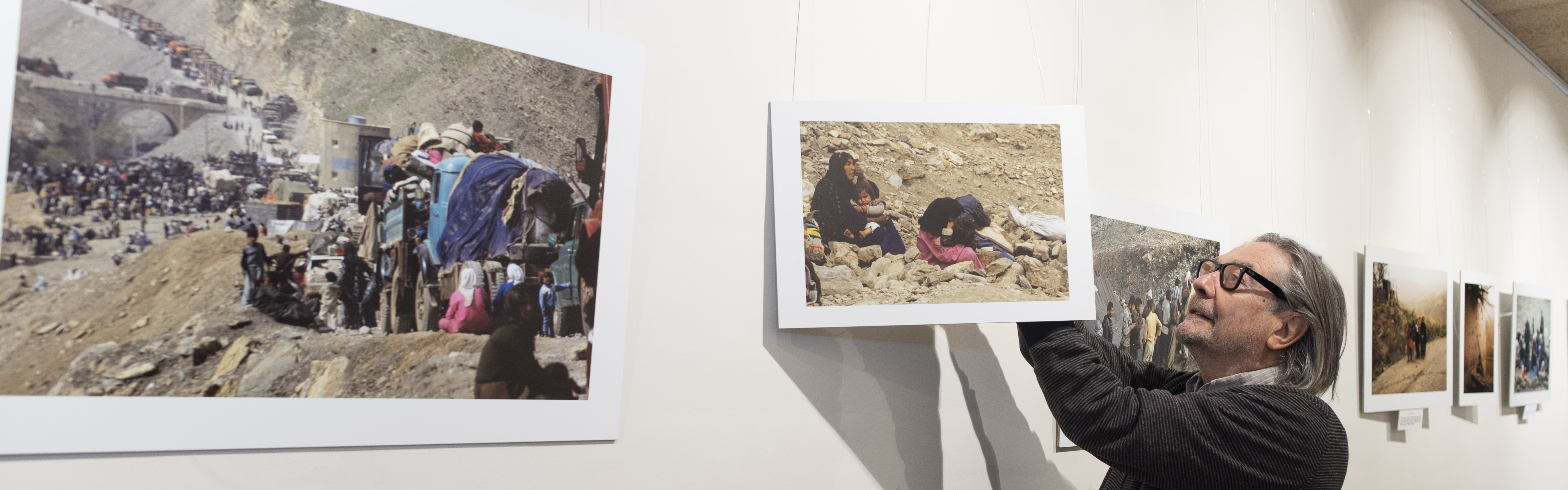 Mesa redonda y exposición fotográfica sobre el éxodo de los kurdos iraquíes