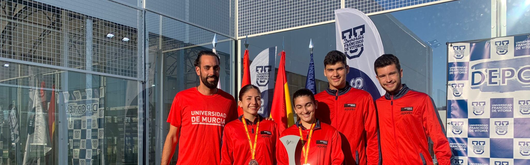 La pareja femenina de pádel de la Universidad de Murcia consigue el bronce en el Campeonato de España Universitario