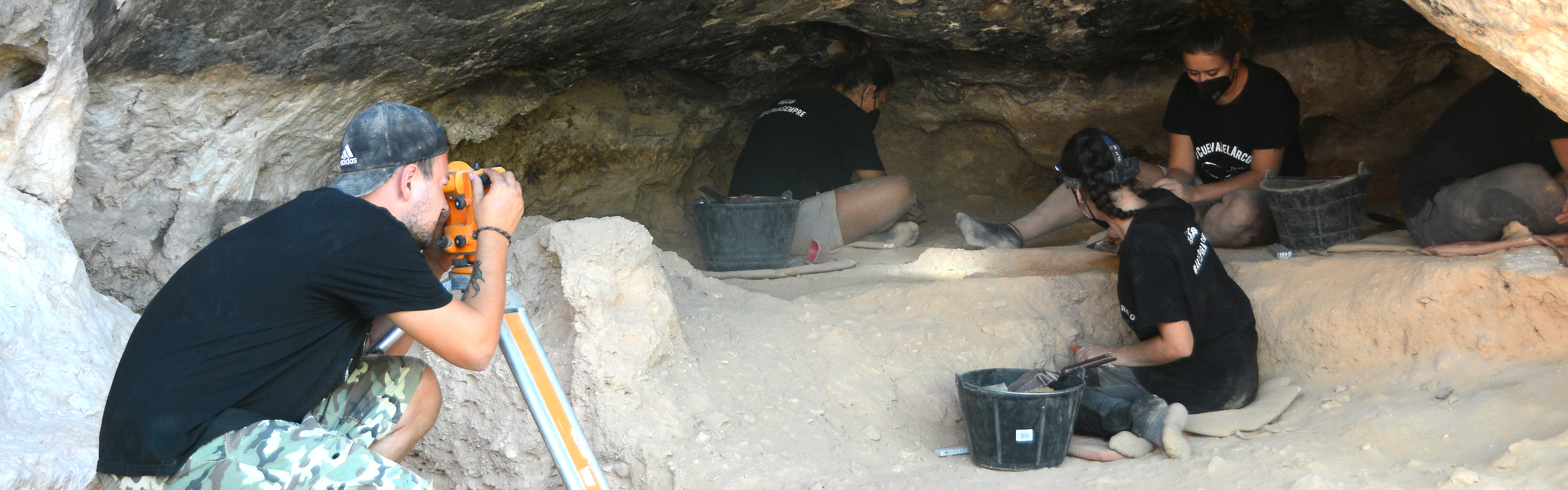 Las excavaciones de la UMU en la Cueva del Arco descubren restos de una carnicería de hace más de 20.000 años
