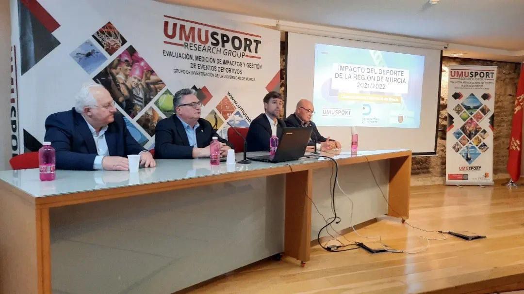 La UMU analiza impacto del deporte en la Región