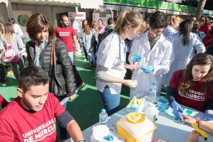 La Universidad de Murcia trae ciencia y diversión al Jardín del Malecón