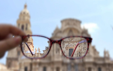 Vídeo presentación del Grado en Óptica y Optometría por la Universidad de Murcia