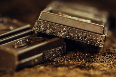 Una ingesta alta de chocolate por la mañana puede ayudar a quemar grasa y reducir los índices de glucemia en mujeres posmenopáusicas