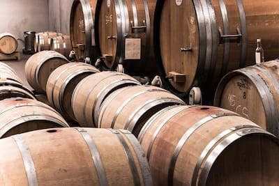 Un doctorando de la UMU combina estrategias para intensificar el color de los vinos de la Región