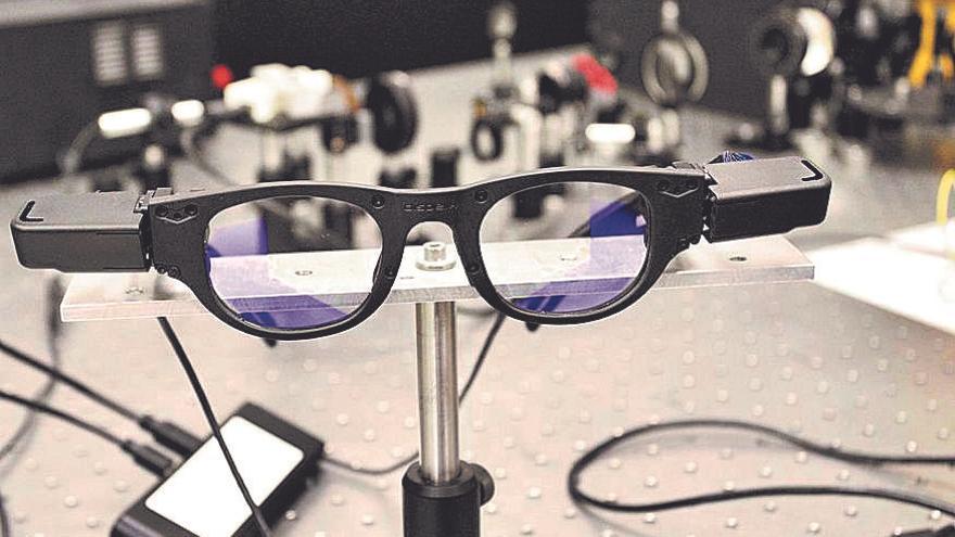 La UMU desarrolla unas "gafas inteligentes" para combatir los efectos de las cataratas