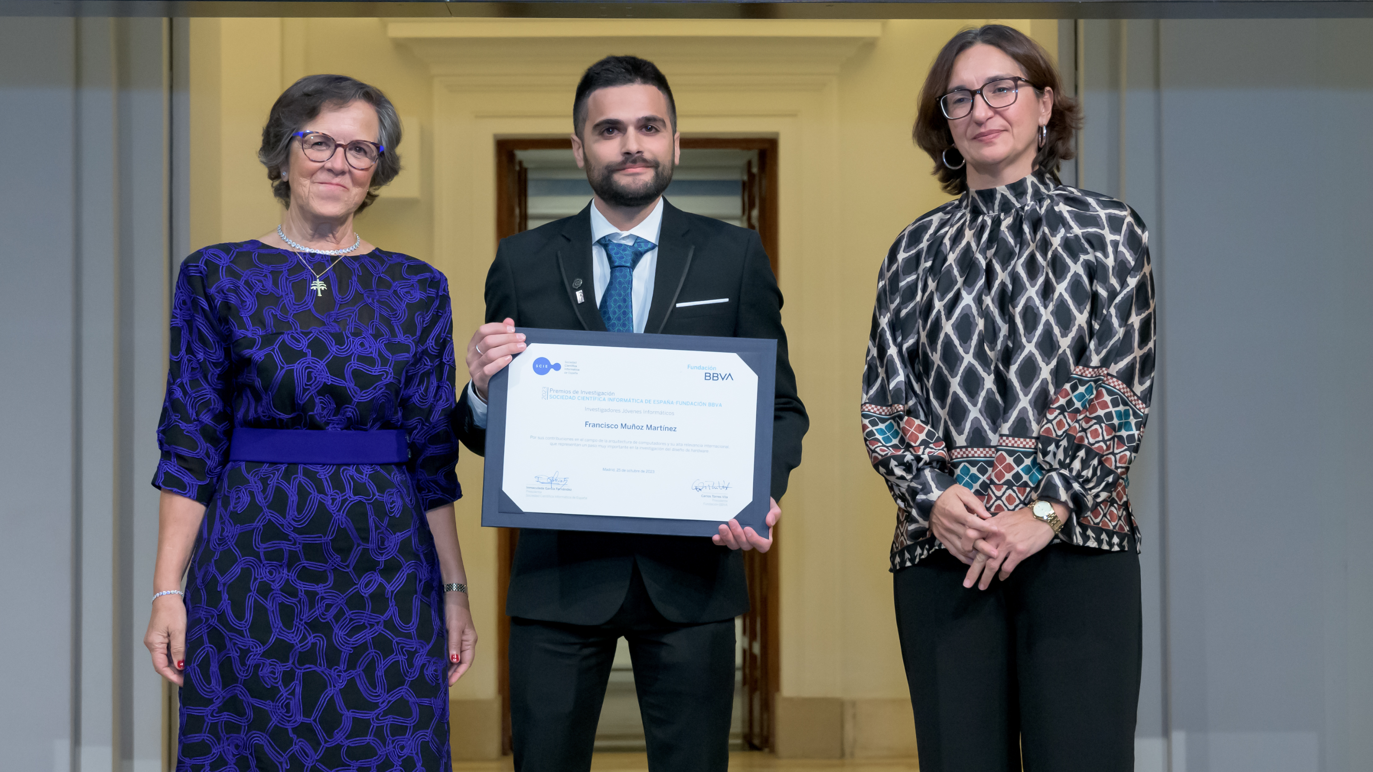 Entrega del Premio de Investigación de Informática de España a Francisco Muñoz Martínez, antiguo alumno y PhD por la FIUM